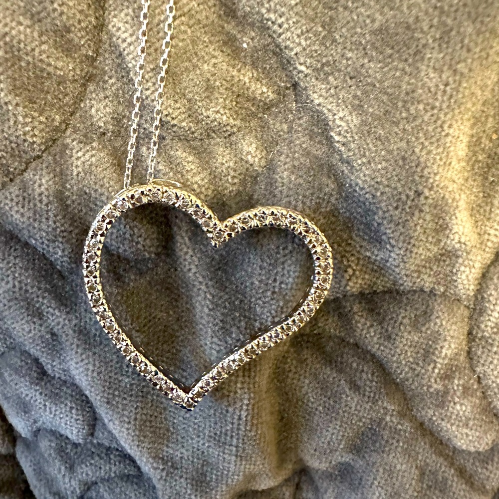 Floating Diamond Heart necklace